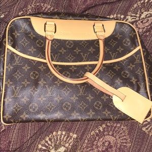 AUTHENTIC LOUIS VUITTON HAND-BAG